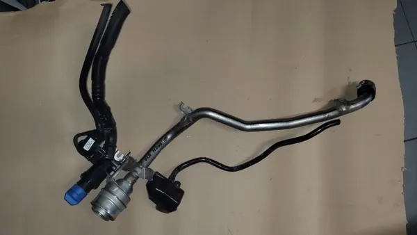 Mercedes GLA H247 AdBlue tankvulpijp OEM image 2