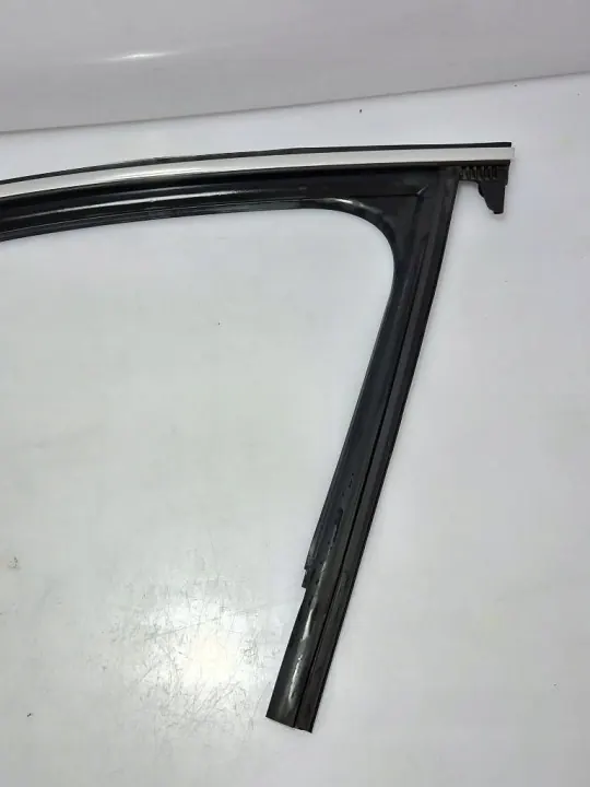 Audi A3 S3 8V Sedan Krom Dörrfönsterlist OEM 8V5837431 image 3