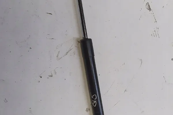 Vasen tavaratilan toimilaite AUDI Q5 2014 image 2