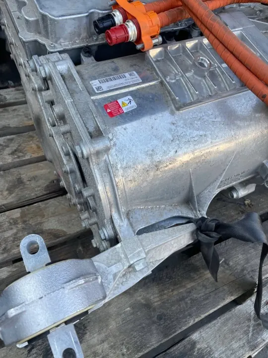 Begagnad Audi E-Tron GT elmotor OEM 9J1907123F image 7