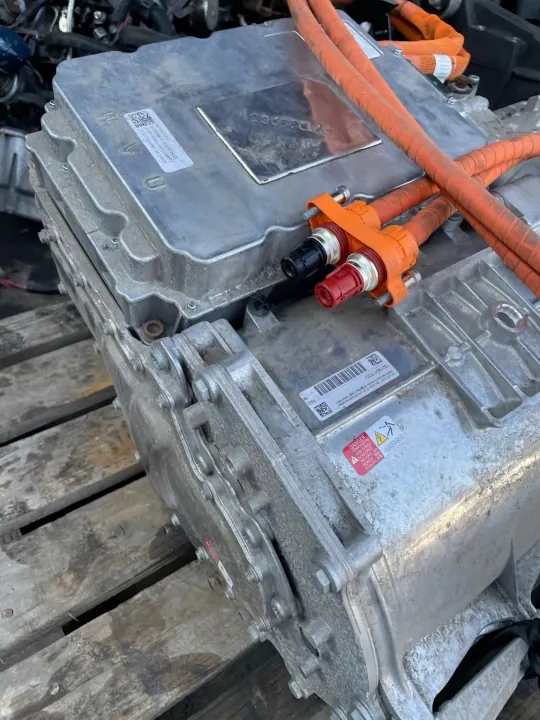 Begagnad Audi E-Tron GT elmotor OEM 9J1907123F image 8