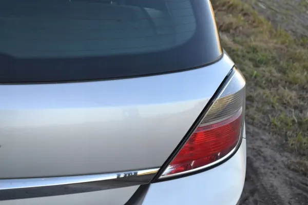 Opel Astra H Bakluckeglas OEM Z176 image 5