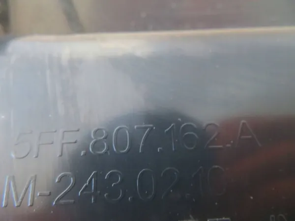 OEM 5FF807162A Oikea etupuskurin ilmaohjain Cupra image 9