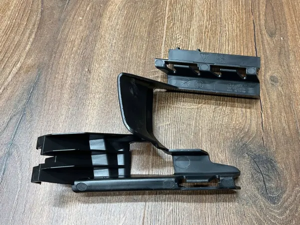 Guia de ar para-choques dianteiro esquerdo OEM 9Y0807959 image 6