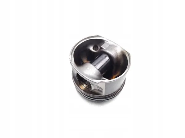 BMW N47D16A Kolv med Staket - 116d Diesel image 2