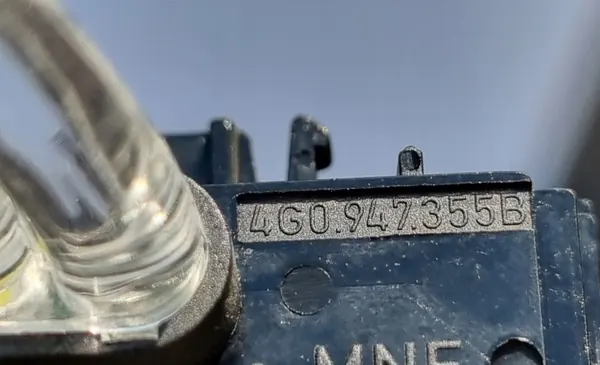 Lâmpada de Porta Audi OEM 4G0919173A - Usado image 6