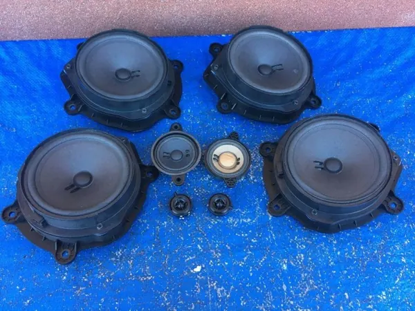 Mercedes W470 Deurluidsprekers OEM A4478271160 image 2