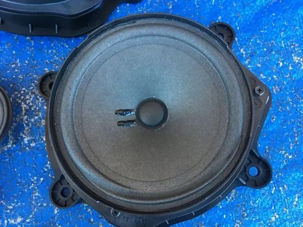 Mercedes W470 Deurluidsprekers OEM A4478271160 image 5