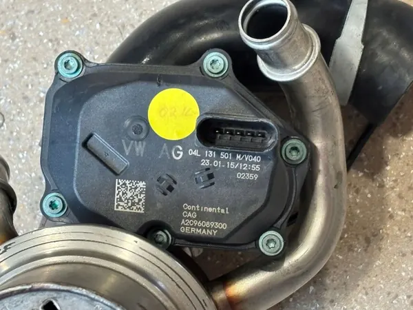 Refroidisseur EGR OEM 04L131512BJ pour Audi A3 S3 8V image 3
