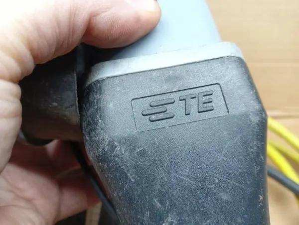 Batterieladekabel OEM 12E971675AA - Gebraucht image 4
