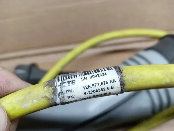Batterieladekabel OEM 12E971675AA - Gebraucht image 6
