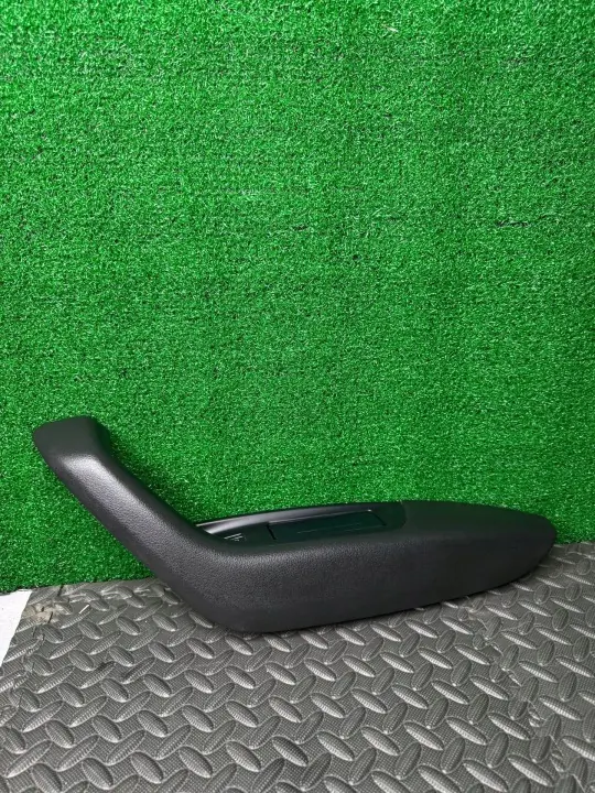 Reposabrazos puerta trasera derecha OEM 4G0867374 Audi A6 C7 image 2