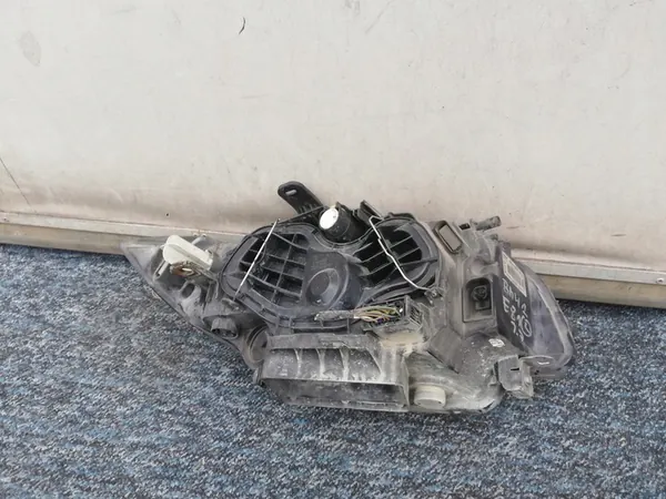 Farol dianteiro esquerdo BMW E81 E82 E87 E88 63117193387 image 7