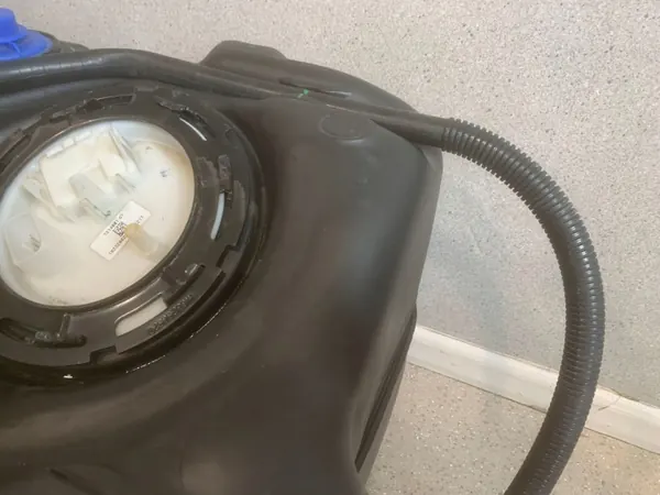 Brandstoftank BMW X3 G01 OEM 8481589 - Gebruikt image 5