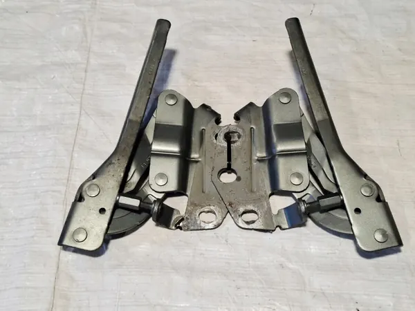OEM 3C0823301E/3C0823302E Konepeltisarana VW Passat image 4