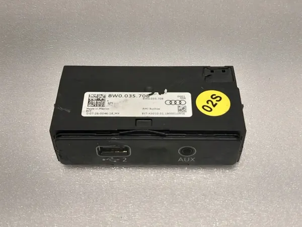 Prise USB Audi Q5 OEM 8W0035708 image 2