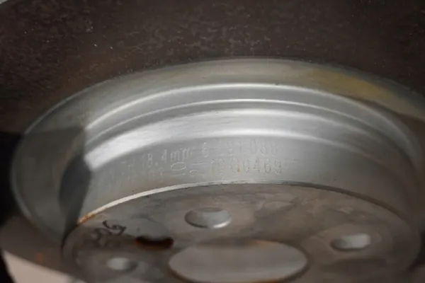 Bremscheiben & Beläge Set OEM 6891086 für BMW image 4