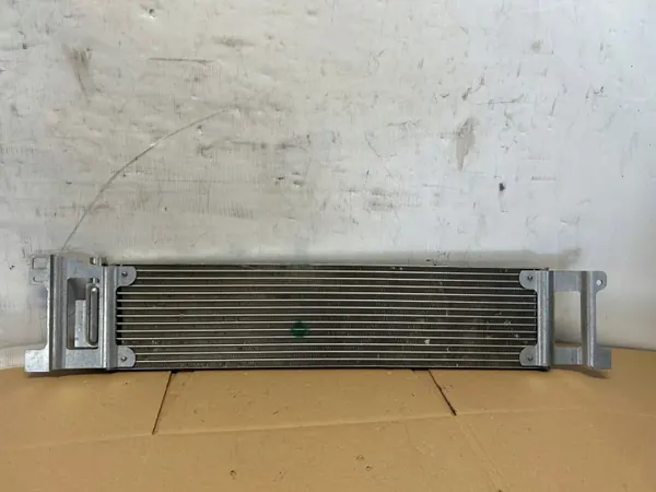 Arrefecedor caixa VW Transporter T5 usado OEM 7H0317019 image 2
