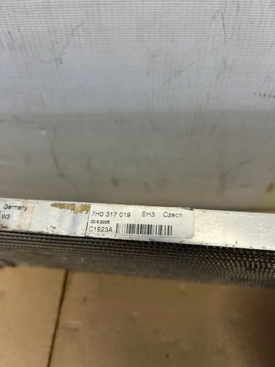 Arrefecedor caixa VW Transporter T5 usado OEM 7H0317019 image 3