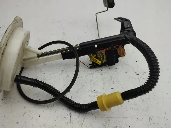 Brandstofniveausensor BMW 5 E60 E61 2004 OEM 6765849 image 7