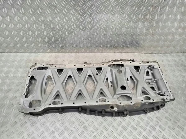 Cárter superior de aceite Scania OEM 2766060 Super 420/460/500 image 2