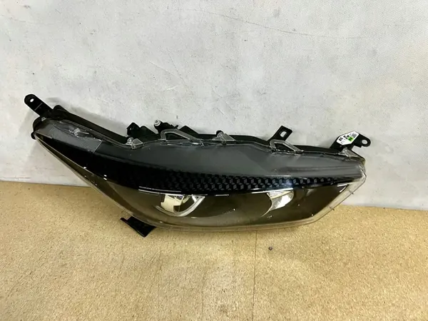TOYOTA YARIS IV P21 Faro Derecho 81130-K0060 OEM image 3