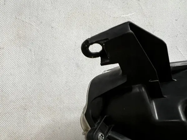 TOYOTA YARIS IV P21 Faro Derecho 81130-K0060 OEM image 7