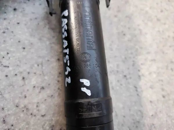 Washer Nozzle Right Front VW Passat B7 image 2