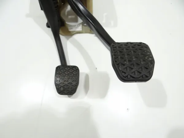 Kopplings- & Bromspedaler OEM 6759948 för BMW E60/E61 image 3