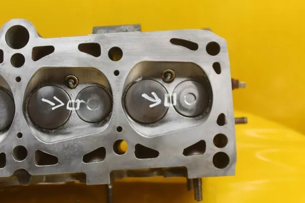 Culasse Moteur OEM 044103373D pour VW Transporter T4 image 9