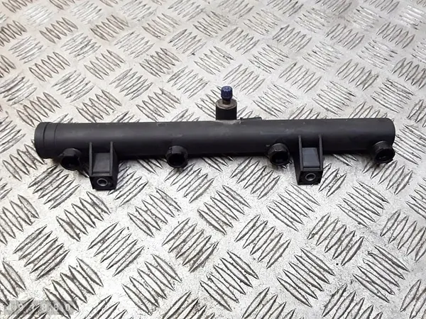 Brandstofrail Citroen C5 2000 Benzine 9628084680 image 3