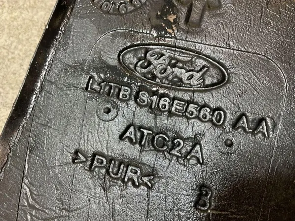 Guardabarros OEM L1TBS16E560AA para Ford 1.0L image 4