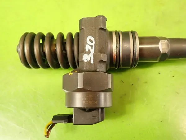 Inyector Audi A4 B6 OEM 038130073J 0414720015 image 3