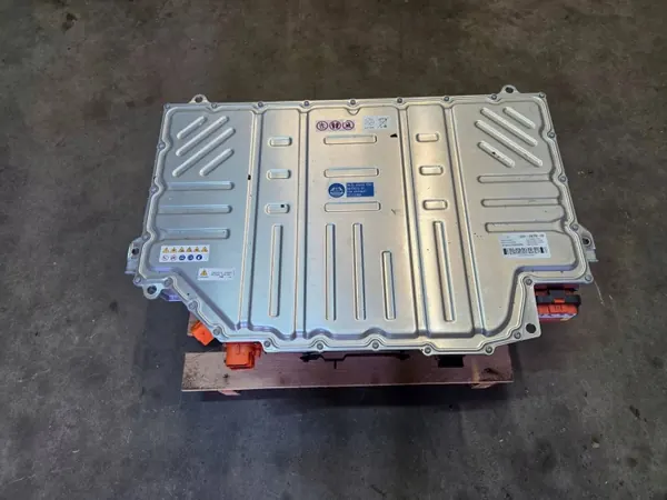 Jaguar Akku OEM L8A2-10B759-AD 49Ah Käytetty image 2