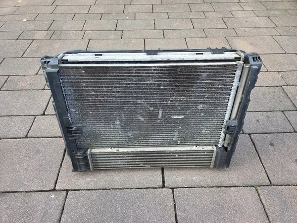 BMW 3 E90 E91 2.0D Conjunto de Radiador con Ventilador image 7