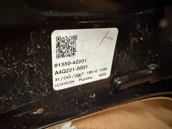 Luz trasera derecha Toyota RAV4 IV OEM 8155042201 image 5