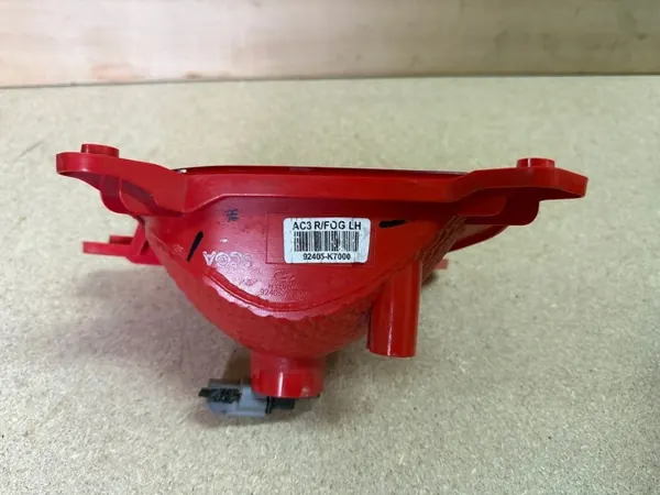 Hyundai I10 III takapuskurivalo vasen OEM 92405-K7000 image 4