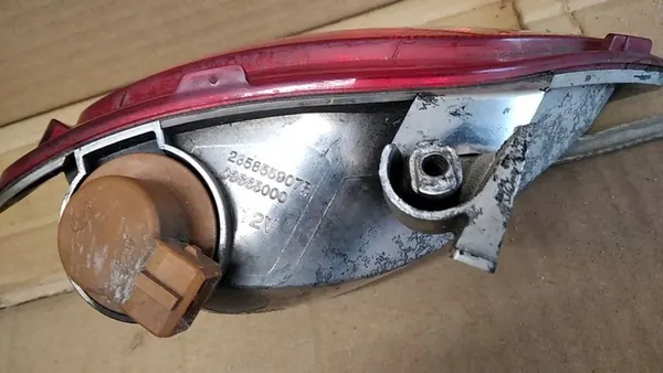 Luz antiniebla trasera izquierda Renault Scenic IV 265855907R image 2