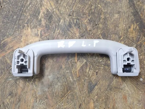 OEM BTU1872 Isuzu D-Max etukatonkahva image 4