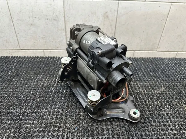 Audi Q7 4M Rear Air Suspension Compressor 10R056089 image 1