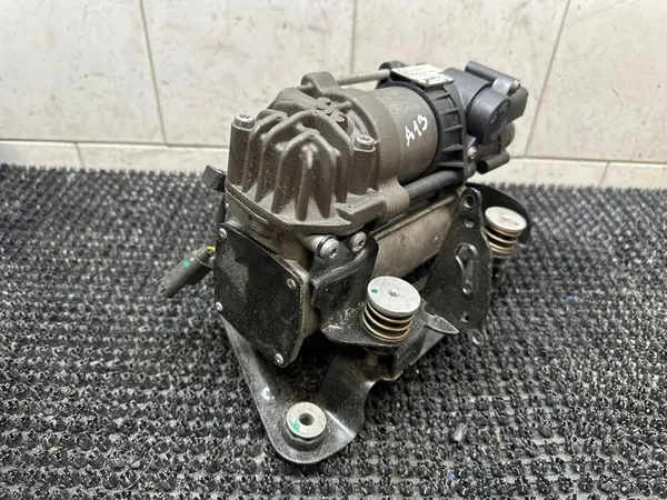 Audi Q7 4M Rear Air Suspension Compressor 10R056089 image 4