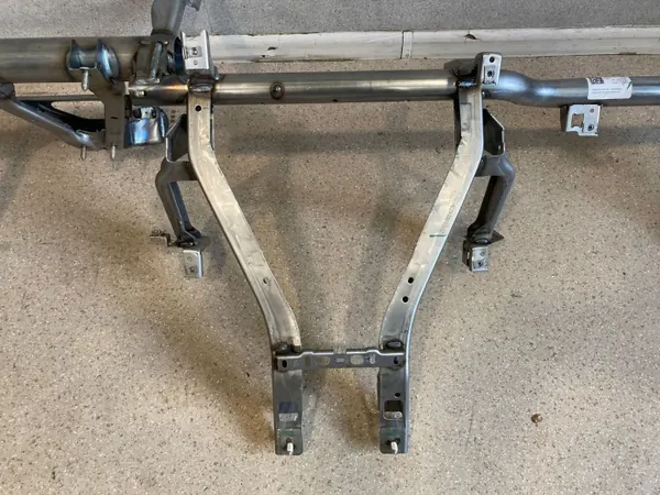 BMW X1 U11 Dashboard Versterking OEM 9644421 image 5