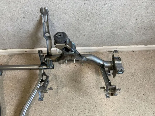 BMW X1 U11 Dashboard Versterking OEM 9644421 image 7