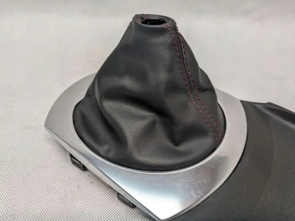 Cadre de levier de vitesse OEM N243-64341 Mazda MX-5 ND image 3