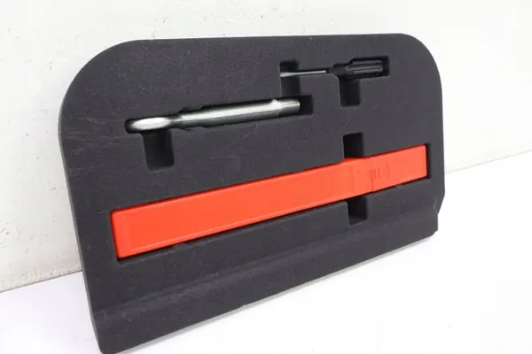 Kit de réparation tapis coffre Maserati Grecale OEM 670158109 image 3