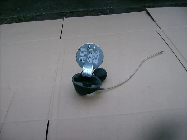 VW POLO 9N Bränsletanklock 6Q6809857E image 8