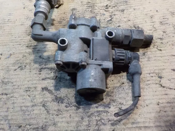 Scania EBS-modulatorventil OEM 4721950970 image 2