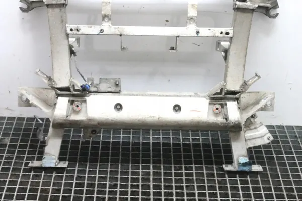 Tesla Etujarrupalat OEM 100982500A Käytetty image 4