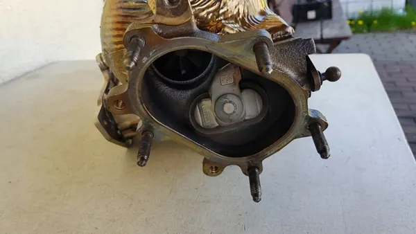 Turbo para Audi S8 D4 Lift 4.0 TFSI Derecho image 5