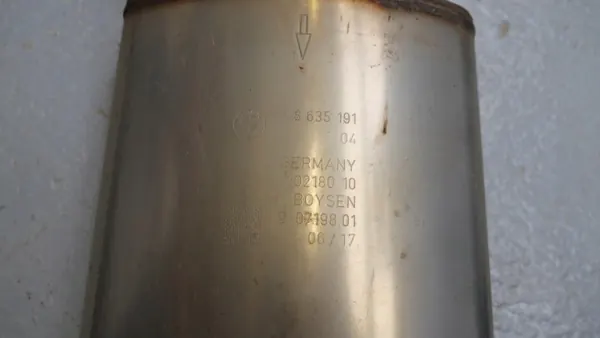 BMW G30 G31 Avgasrör Katalysator OEM 8635191 image 4